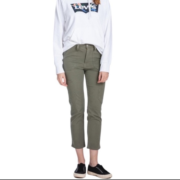 Levi’s 724 high rise straight crop cargo pants in olive green - Picture 6 of 6